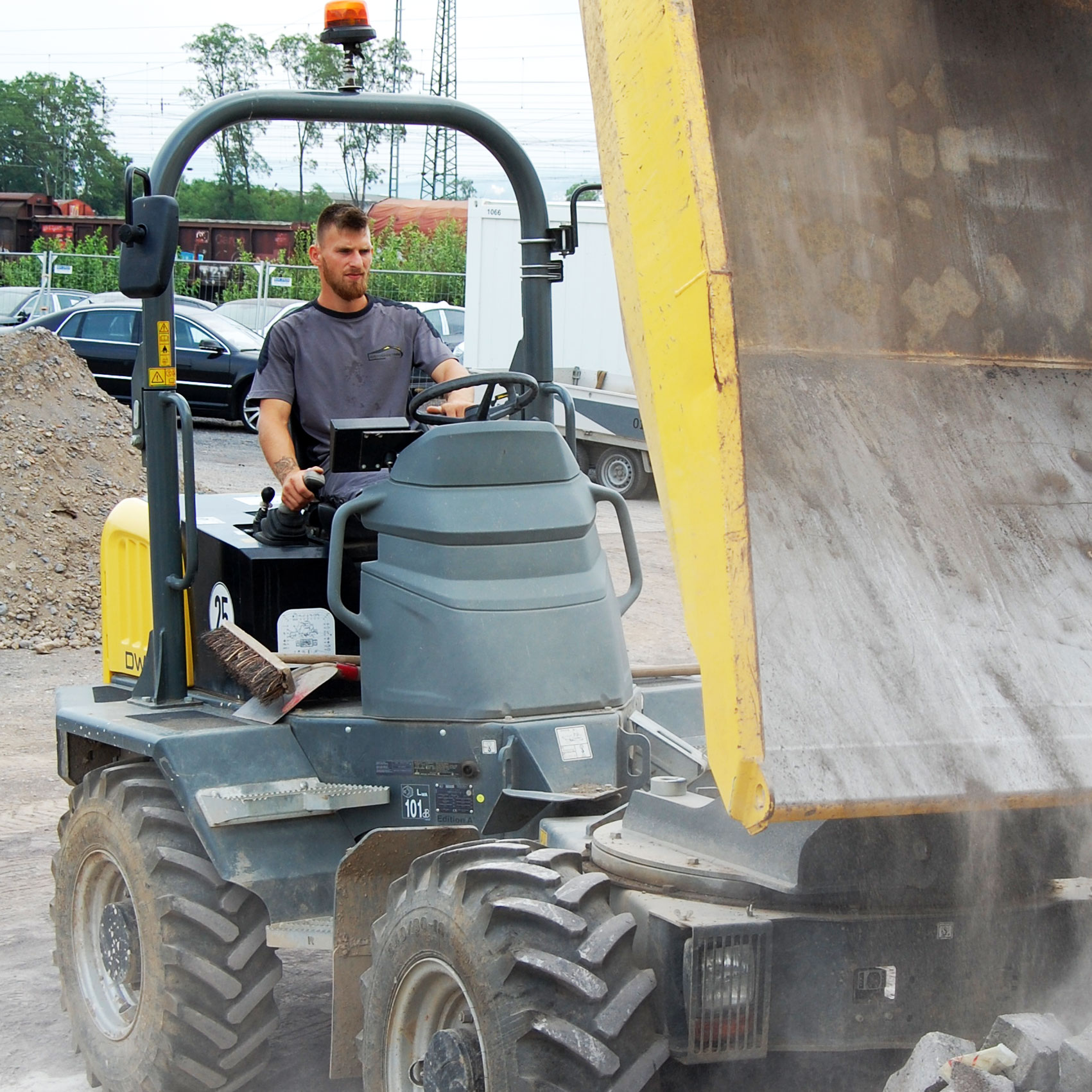 Wir sind der erfahrene Spezialist für Baggerarbeiten, Tiefbau, Erdarbeiten im Taunus, Westerwald, Hunsrück, Eifel, Rhein-Hessen hein-Hessen Neuwied Wiesbaden Gießen Limburg Mainz Bonn Cochem Mayen Montabaur Idstein Nastätten Frankfurt am Main Bad Ems Westerburg Bad Hombur