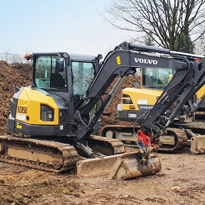 Wir sind der erfahrene Spezialist für Asphaltarbeiten und Straßenbau in Westerwald, Taunus, Hunsrück und im Rhein-Main-Gebiet. Transporte Baustoffe Westerwald Taunus Hunsrück Eifel Rhein-Main Rhein-Hessen Neuwied Wiesbaden Gießen Limburg Mainz Bonn Cochem Mayen Montabaur Idstein Nastätten Frankfurt am Main Bad Ems Westerburg Bad Homburg